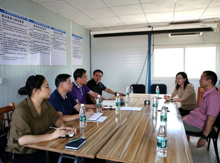 陳印輝帶隊考察調(diào)研寧鄉(xiāng)屋頂分布式光伏發(fā)電項目