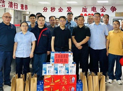 徐磊帶隊到全州優(yōu)能公司調(diào)研檢查并開展“送清涼”慰問